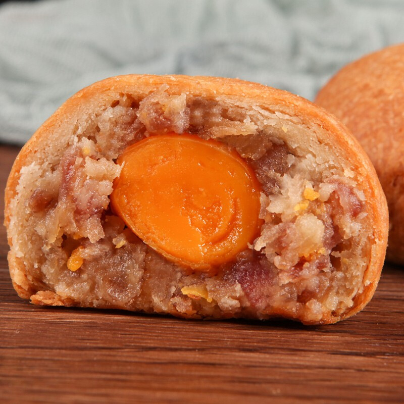 吉慶祥 云腿蛋黃滇式月餅包裝禮盒產(chǎn)品包裝創(chuàng)意設(shè)計欣賞(圖2)