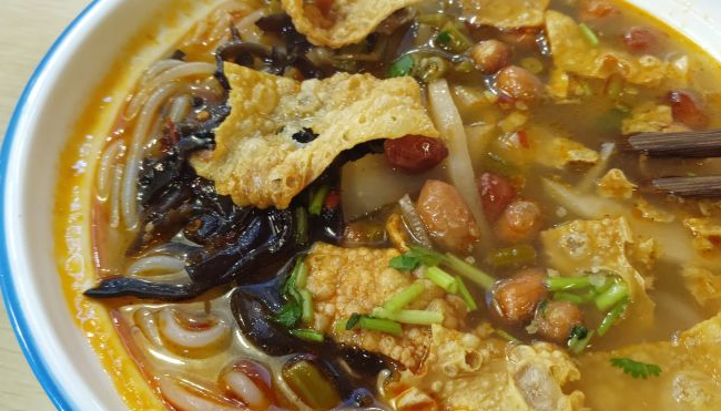 藍(lán)小拐螺螄粉品牌logo與食品包裝設(shè)計欣賞(圖2)