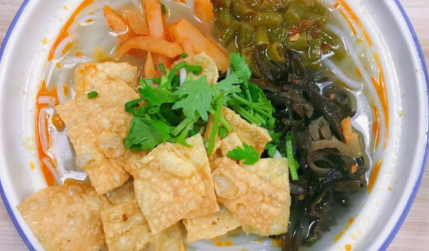 藍(lán)小拐螺螄粉品牌logo與食品包裝設(shè)計欣賞(圖4)